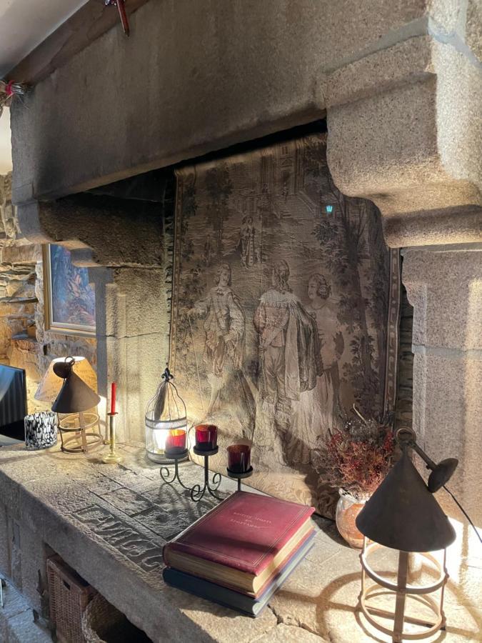 Appartement De 1634 Avec Balcon Au Sud Sur Jardin En Plein Coeur Historique Tréguier Esterno foto